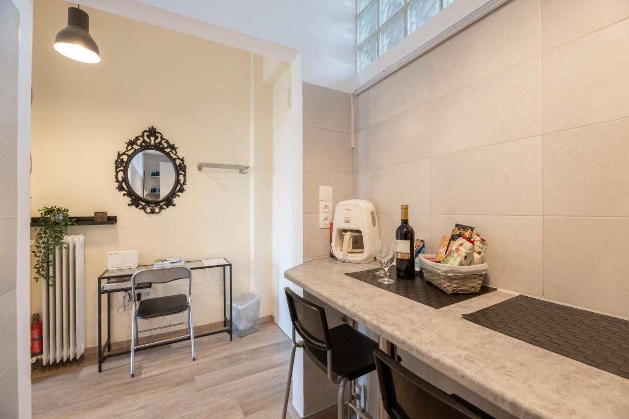 Renovated Lovely Apartment Near To Acropolis Athens Exterior photo